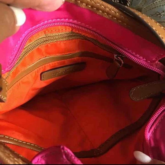 A gorgeous MK cross body bag - Picture 3 of 3